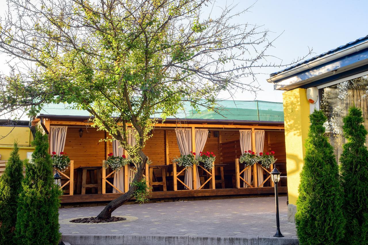 Hotel Argo Premium Leópolis Exterior foto